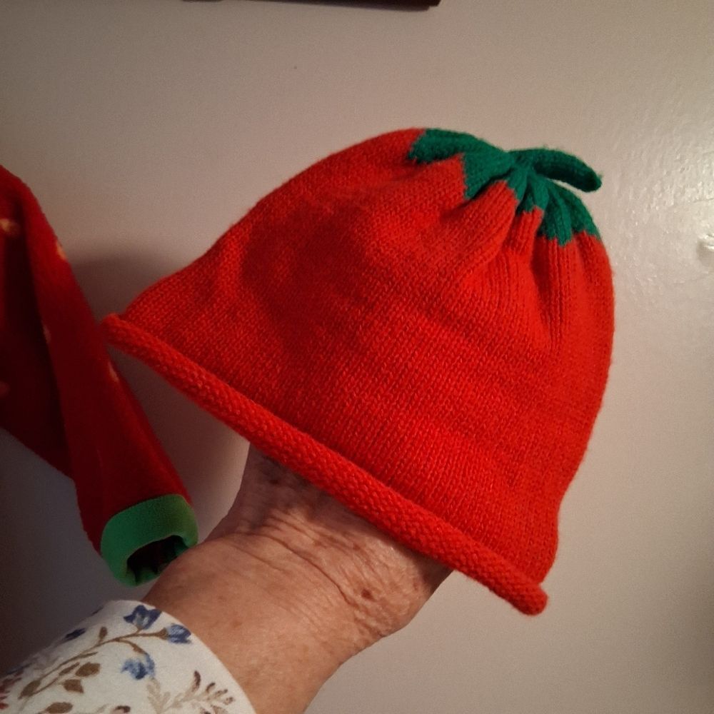 Strawberry-Themed Infant One Piece Sleeper Costume With Knit Cap - Picture 6 of 11